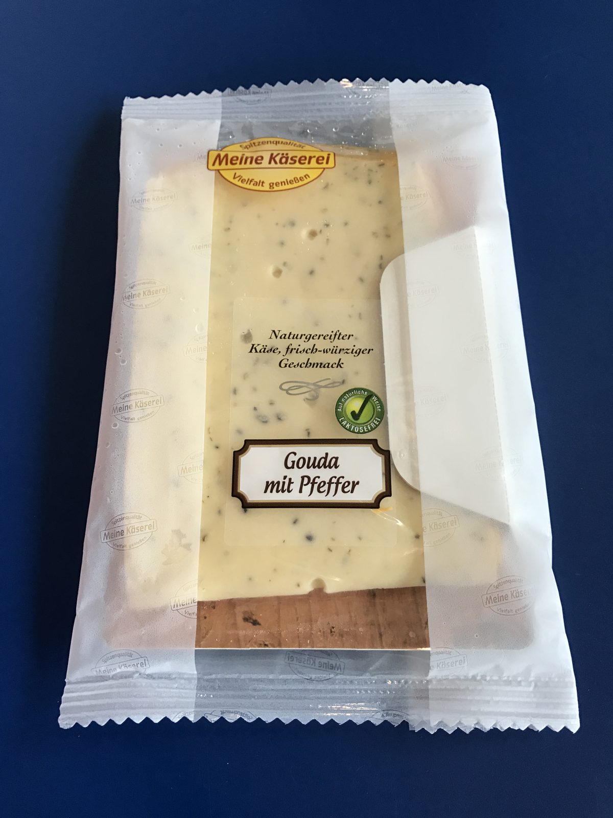 Geschlossene Fertigpackung Gouda mit Pfeffer